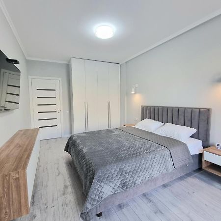 צ'יסינאו Center, Albisoara Str., 1Bedroom And Living With Balcony מראה חיצוני תמונה