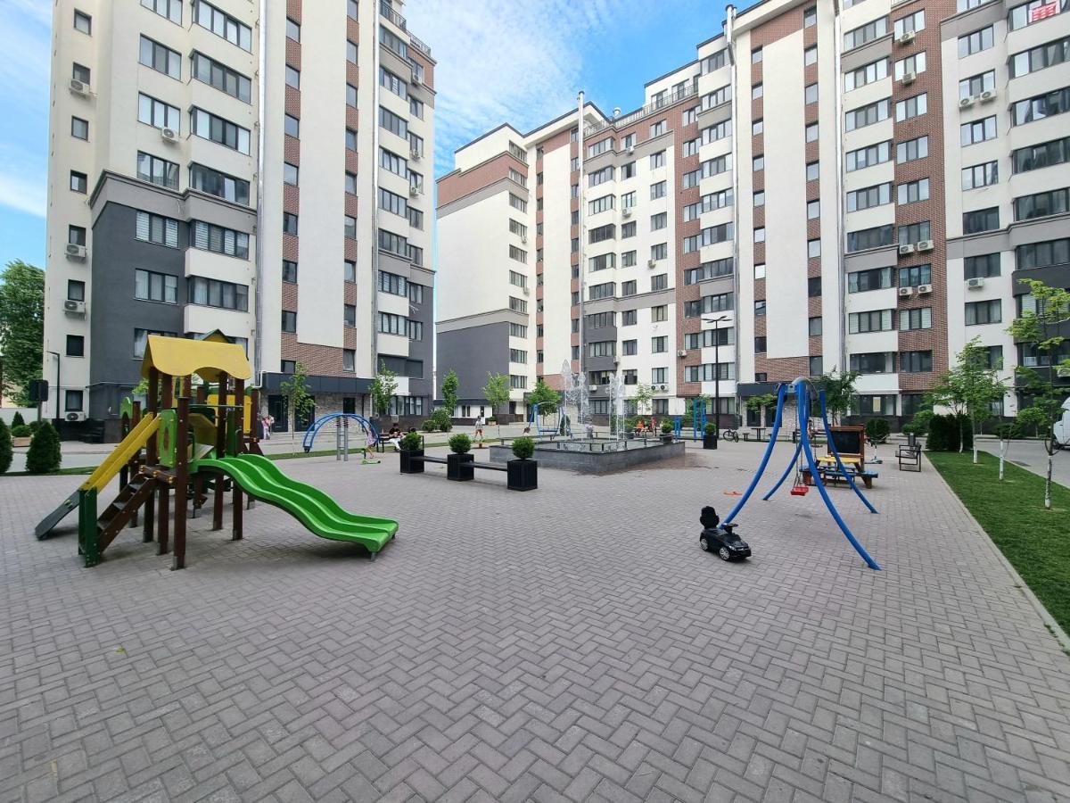 צ'יסינאו Center, Albisoara Str., 1Bedroom And Living With Balcony מראה חיצוני תמונה